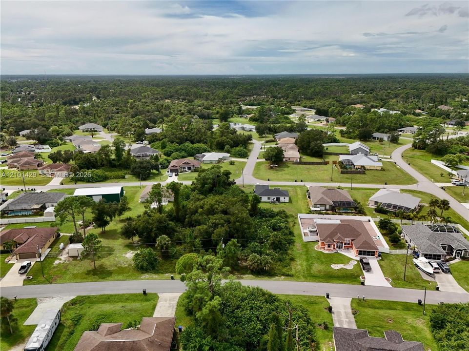 На продажу: $40,000 (0.24 acres)
