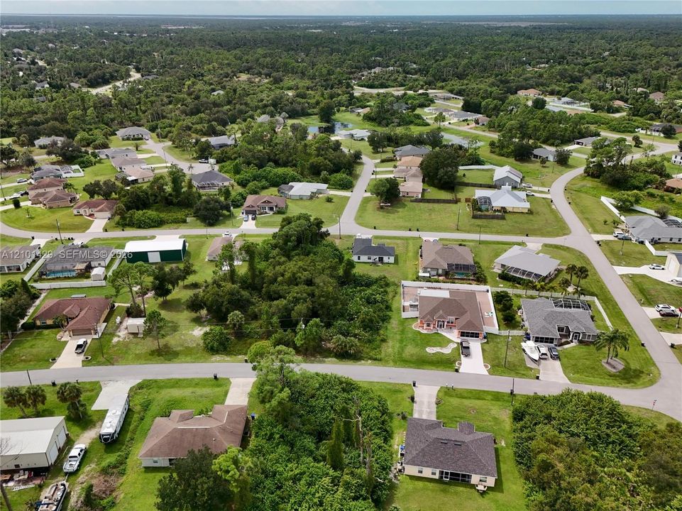На продажу: $40,000 (0.24 acres)