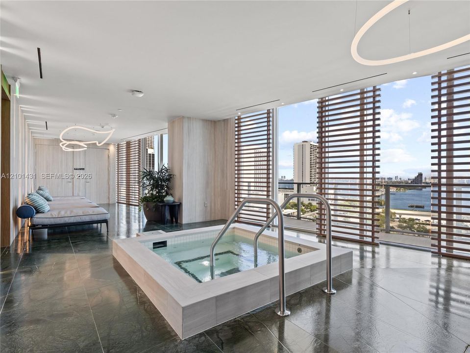 jacuzzi, sauna, steam room