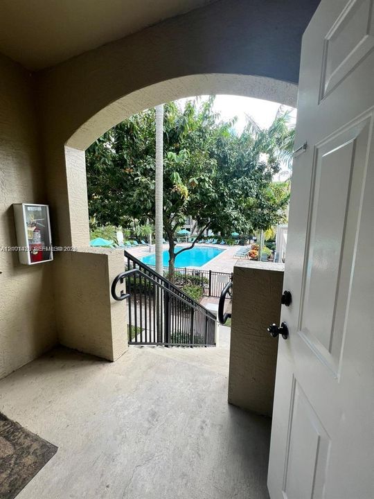 For Sale: $250,000 (2 beds, 2 baths, 1120 Square Feet)
