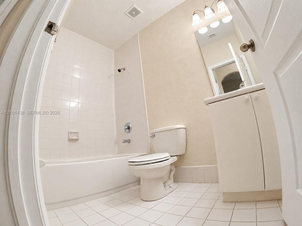 В аренду: $1,750 (2 спален, 2 ванн, 930 Квадратных фут)