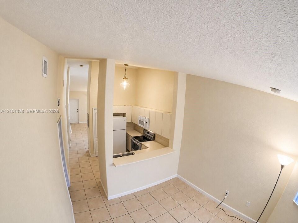 В аренду: $1,750 (2 спален, 2 ванн, 930 Квадратных фут)