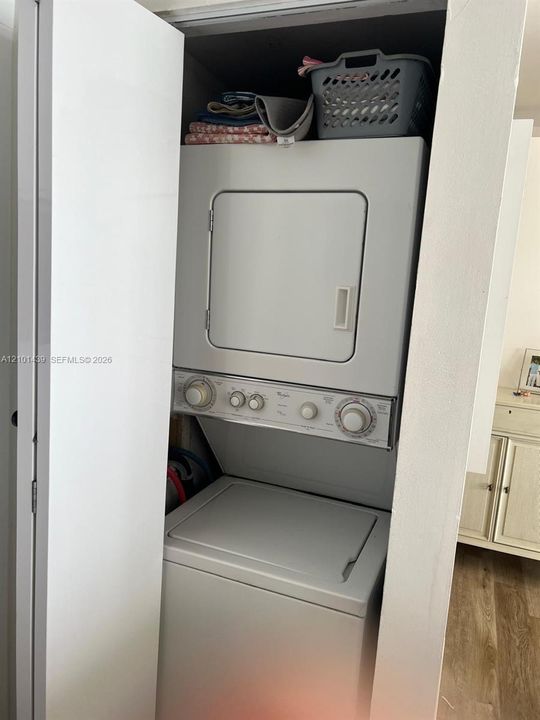 For Rent: $3,000 (2 beds, 2 baths, 1061 Square Feet)