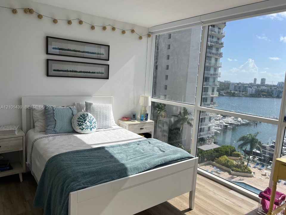 For Rent: $3,000 (2 beds, 2 baths, 1061 Square Feet)