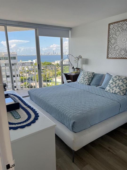 For Rent: $3,000 (2 beds, 2 baths, 1061 Square Feet)