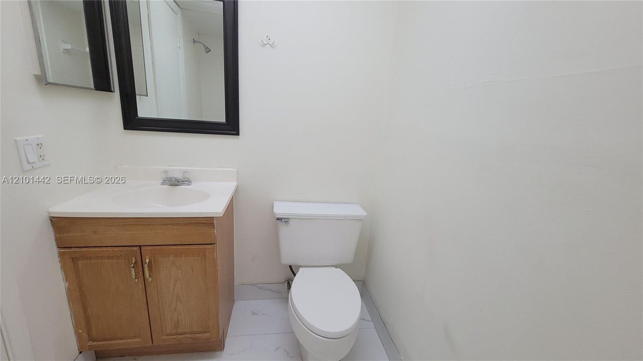 На продажу: $180,000 (2 спален, 2 ванн, 840 Квадратных фут)