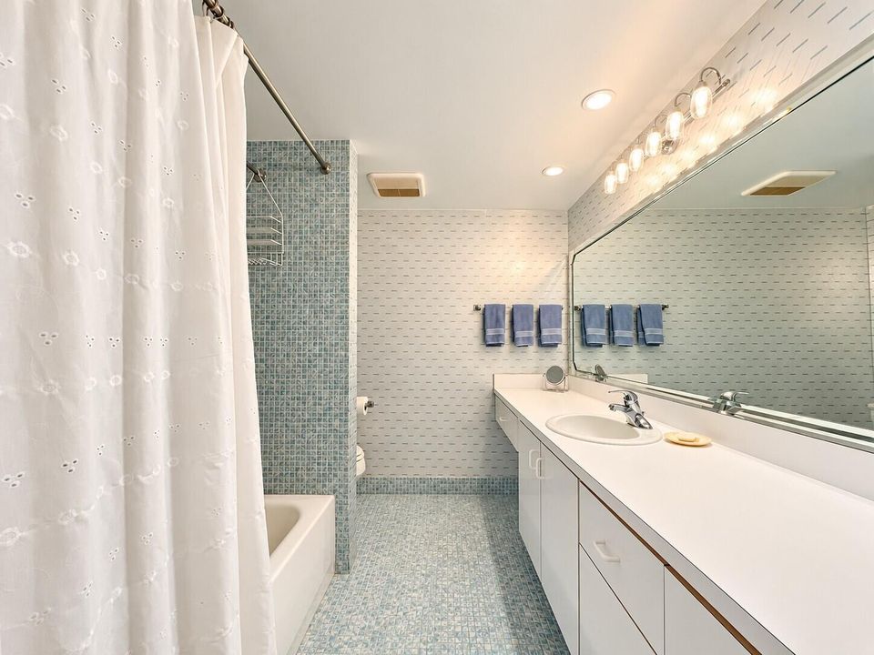 Full Ensuite Bath