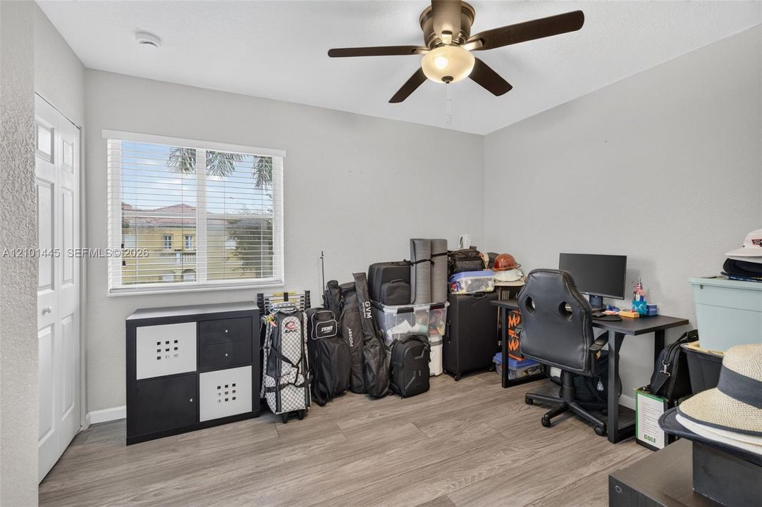 For Sale: $300,000 (2 beds, 2 baths, 1070 Square Feet)