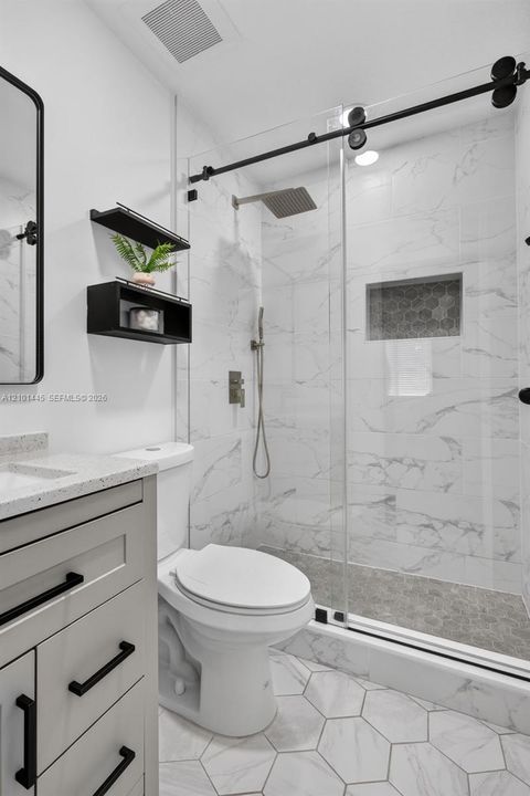 For Sale: $300,000 (2 beds, 2 baths, 1070 Square Feet)