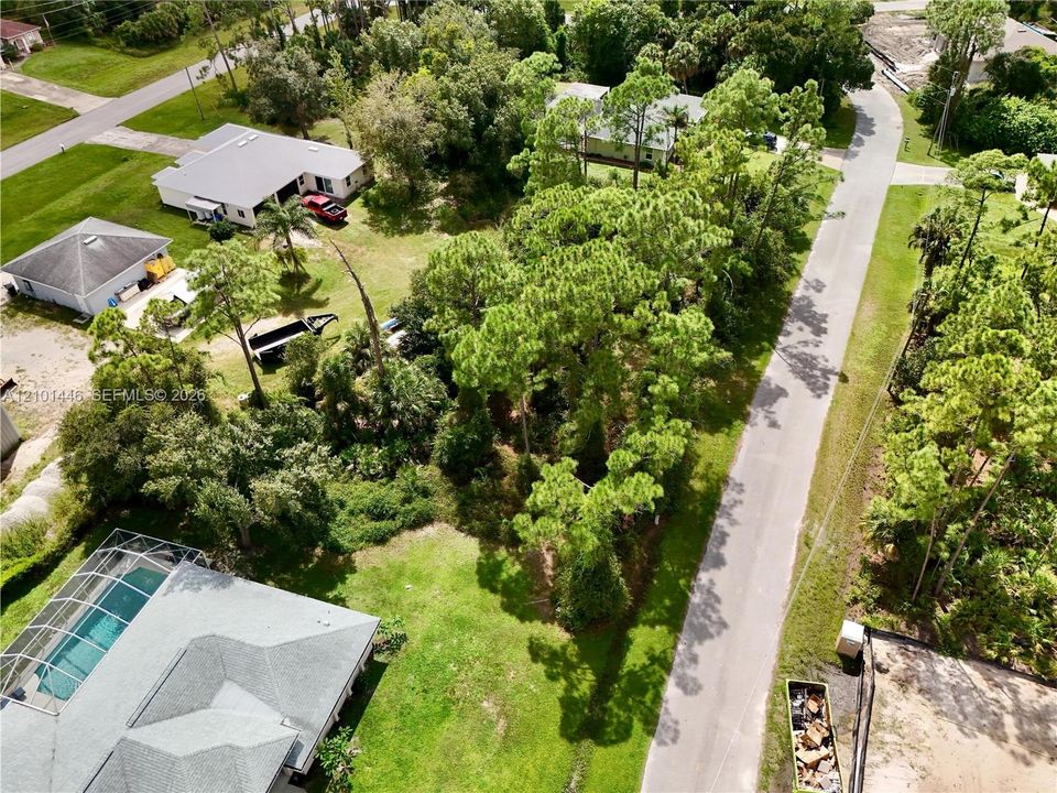 На продажу: $18,000 (0.23 acres)