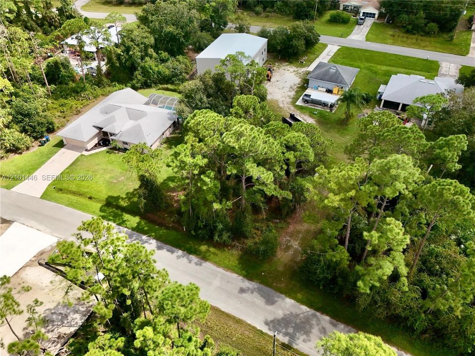 На продажу: $18,000 (0.23 acres)