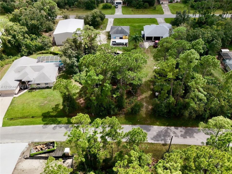 На продажу: $18,000 (0.23 acres)