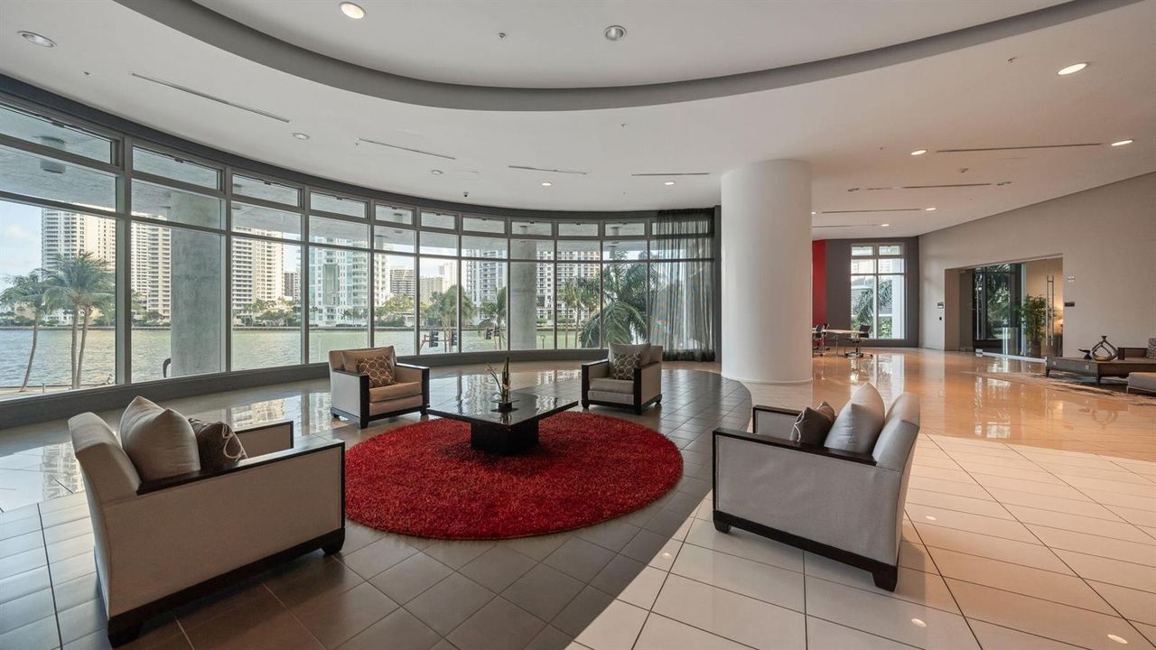 3-web-or-mls-300 S Biscayne Blvd Unit l8