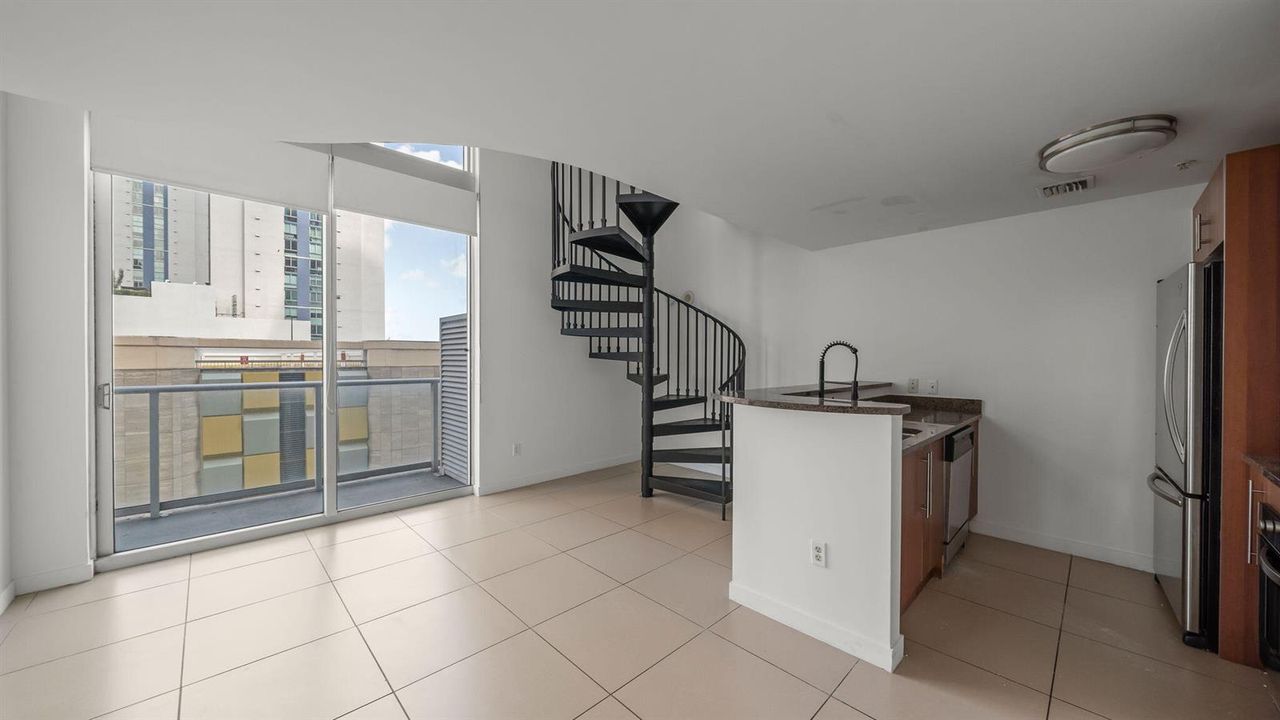 6-web-or-mls-300 S Biscayne Blvd Unit l8