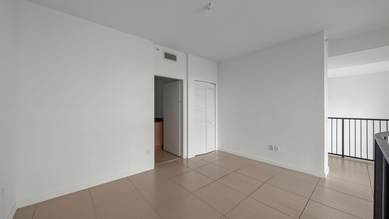 17-web-or-mls-300 S Biscayne Blvd Unit l