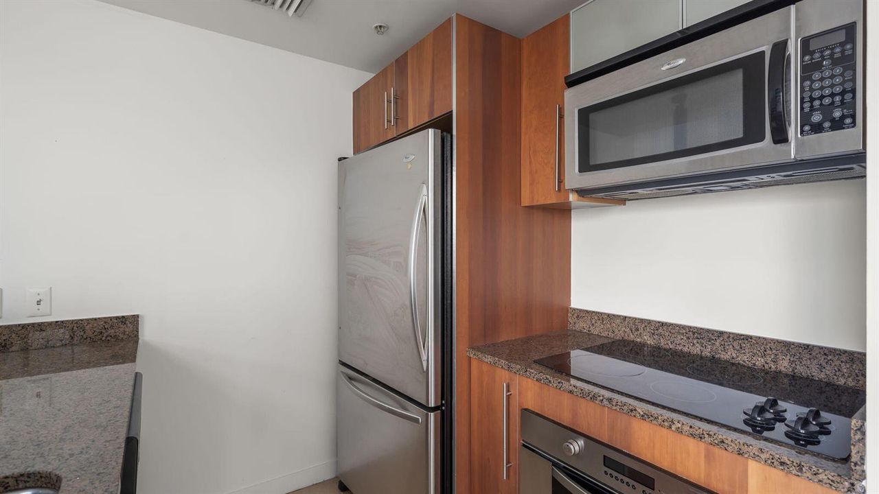 10-web-or-mls-300 S Biscayne Blvd Unit l