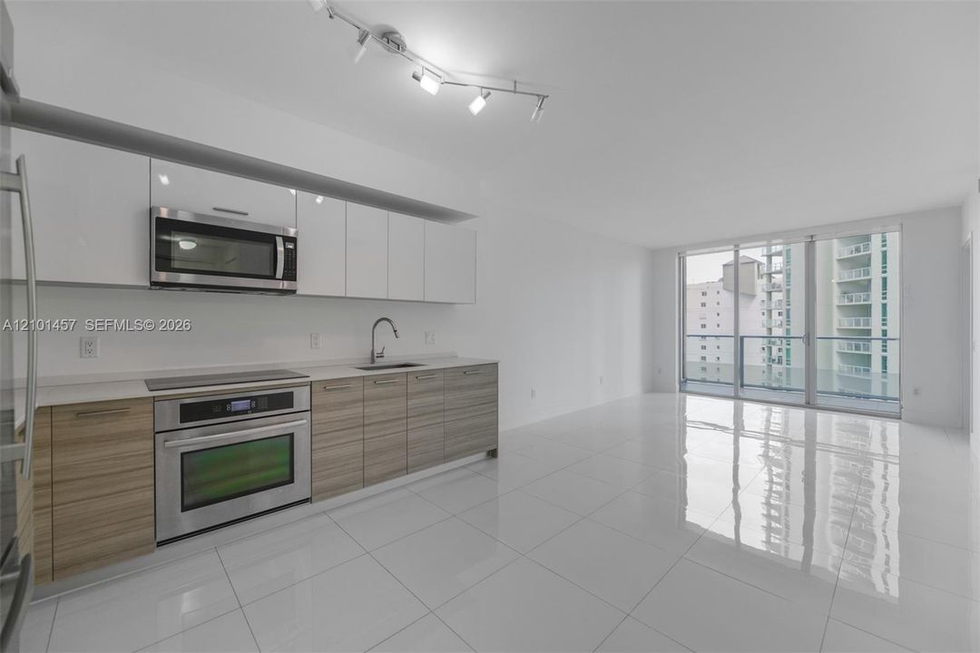En Venta: $630,000 (1 camas, 1 baños, 701 Pies cuadrados)