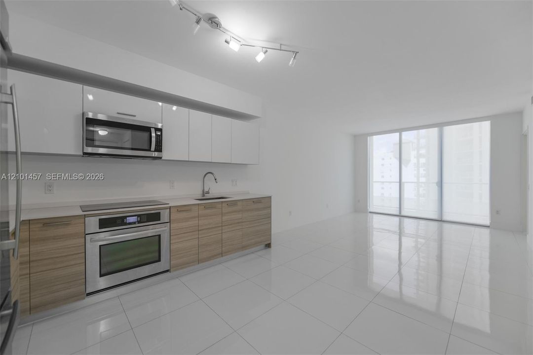 En Venta: $630,000 (1 camas, 1 baños, 701 Pies cuadrados)