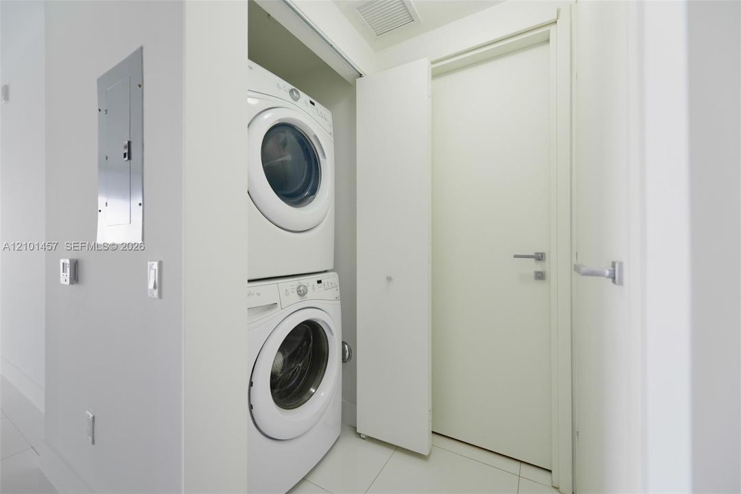 En Venta: $630,000 (1 camas, 1 baños, 701 Pies cuadrados)