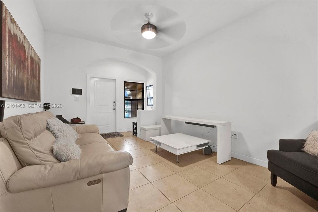En Venta: $490,000 (3 camas, 2 baños, 1777 Pies cuadrados)
