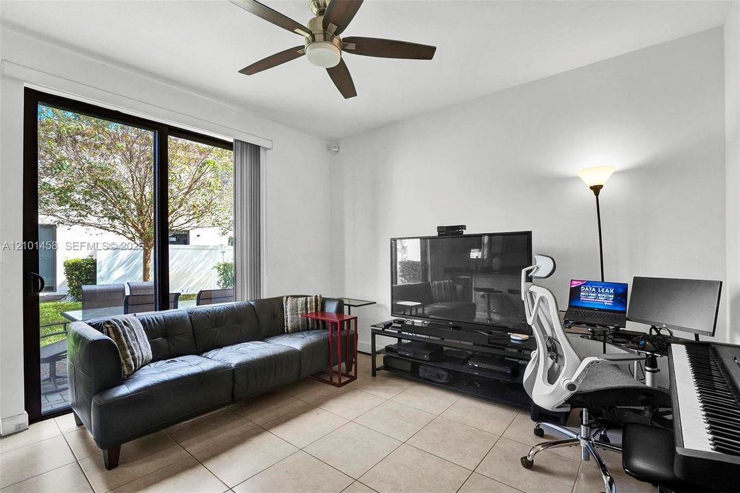 En Venta: $490,000 (3 camas, 2 baños, 1777 Pies cuadrados)