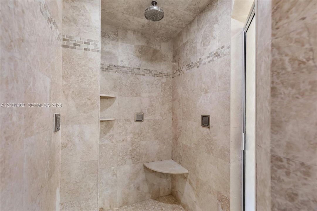 На продажу: $493,000 (2 спален, 2 ванн, 1120 Квадратных фут)