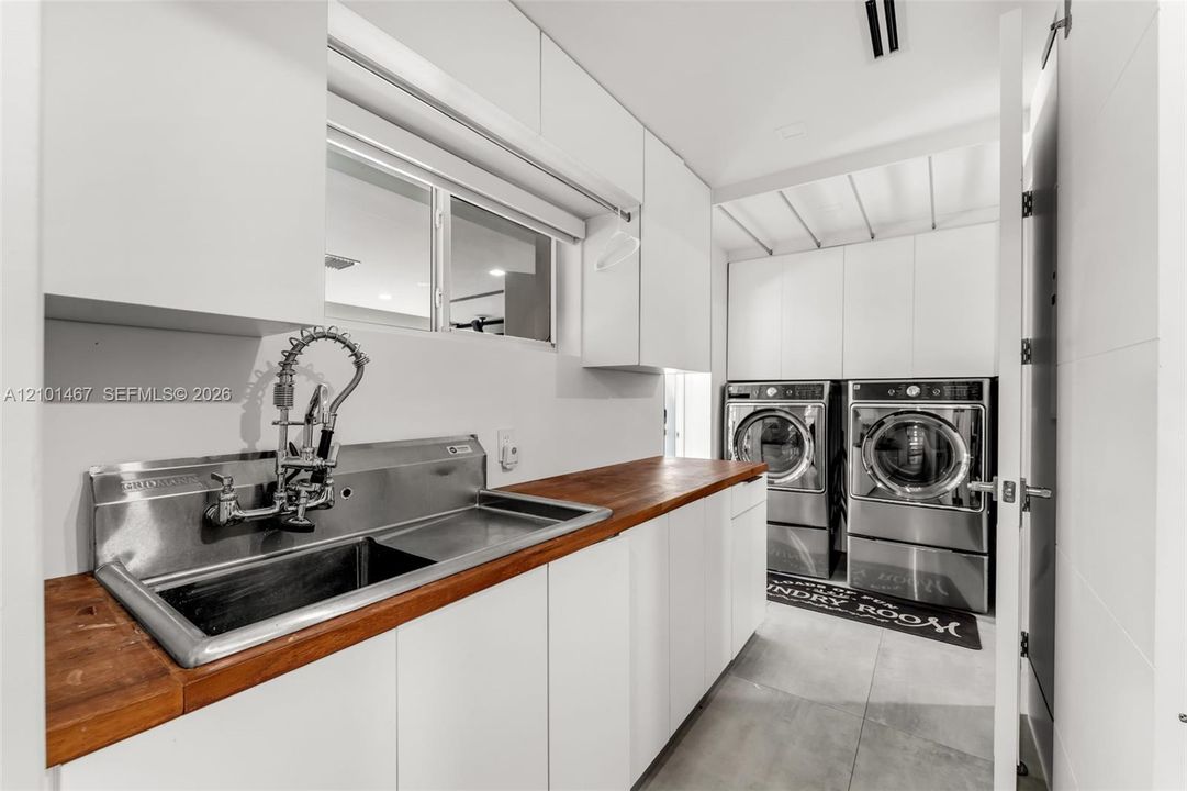 В аренду: $13,500 (5 спален, 5 ванн, 2739 Квадратных фут)