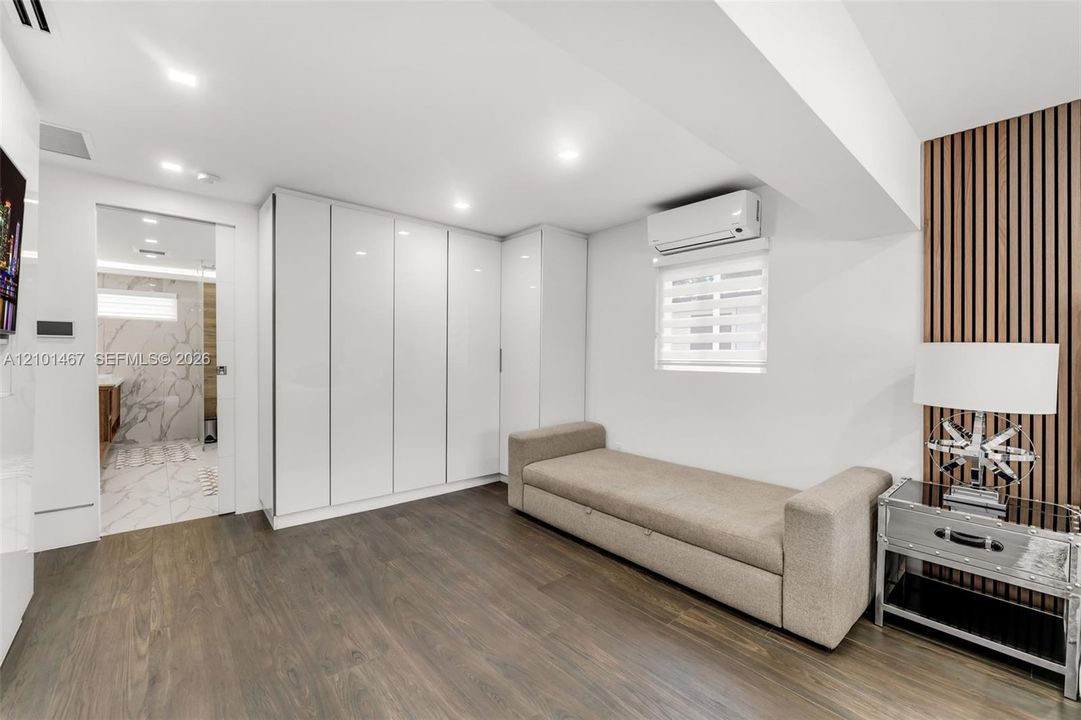 В аренду: $13,500 (5 спален, 5 ванн, 2739 Квадратных фут)