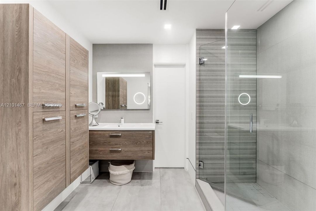 В аренду: $13,500 (5 спален, 5 ванн, 2739 Квадратных фут)