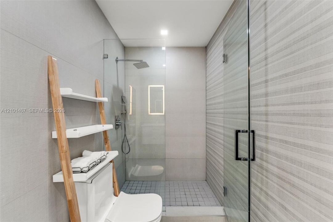 В аренду: $13,500 (5 спален, 5 ванн, 2739 Квадратных фут)