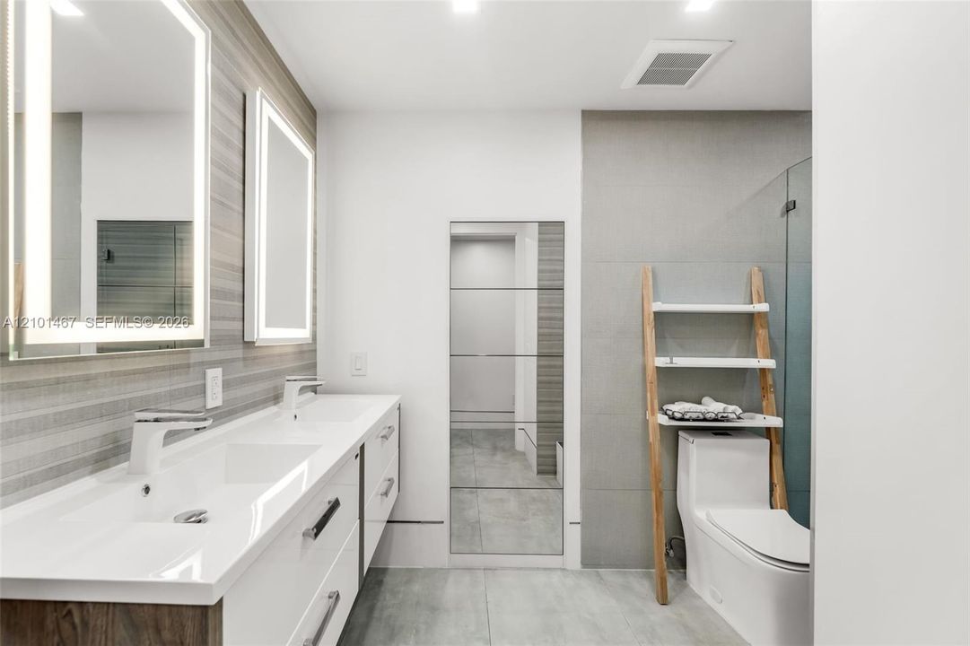 В аренду: $13,500 (5 спален, 5 ванн, 2739 Квадратных фут)