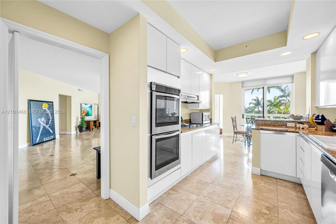 В аренду: $6,500 (3 спален, 2 ванн, 2630 Квадратных фут)