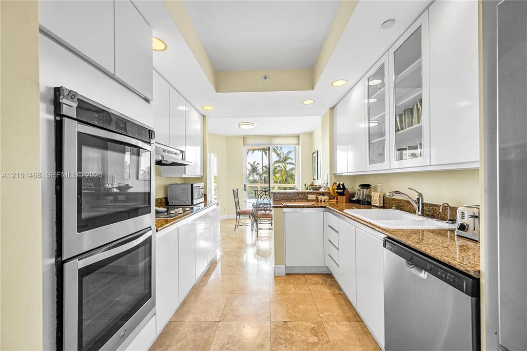В аренду: $6,500 (3 спален, 2 ванн, 2630 Квадратных фут)