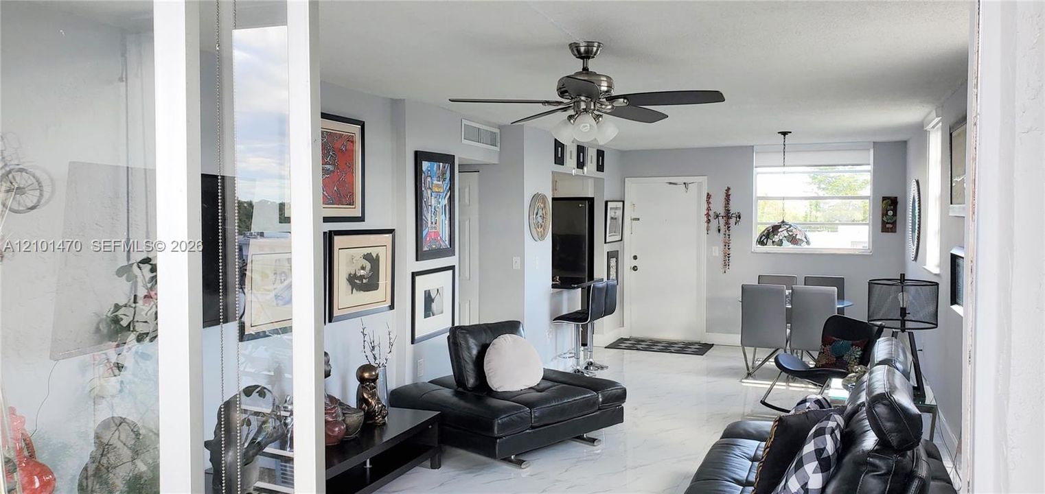 For Sale: $265,000 (2 beds, 2 baths, 1092 Square Feet)