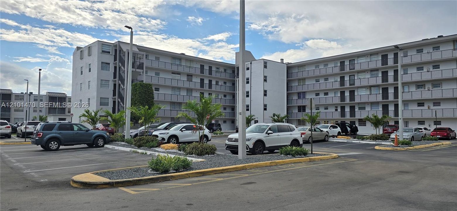 For Sale: $265,000 (2 beds, 2 baths, 1092 Square Feet)