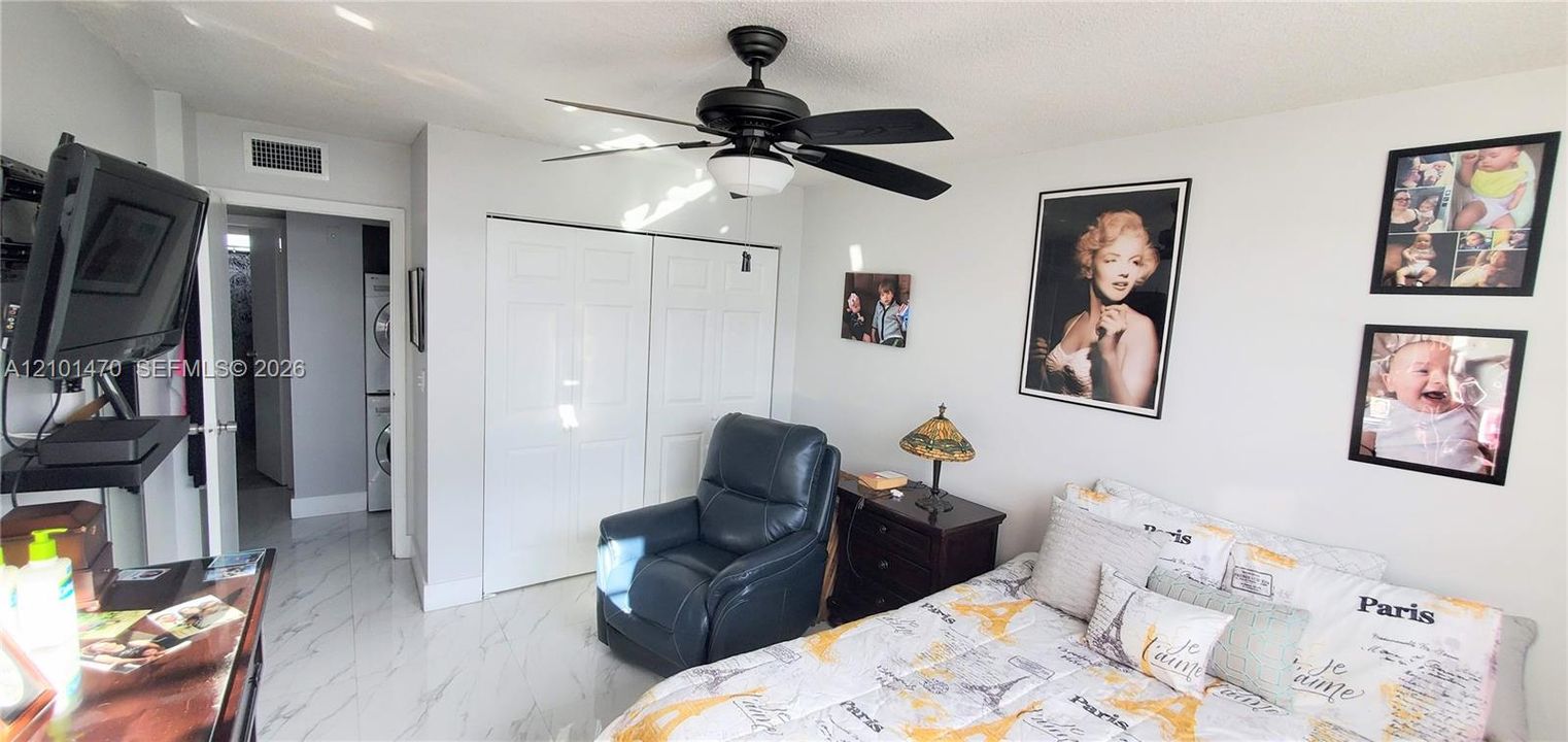 For Sale: $265,000 (2 beds, 2 baths, 1092 Square Feet)