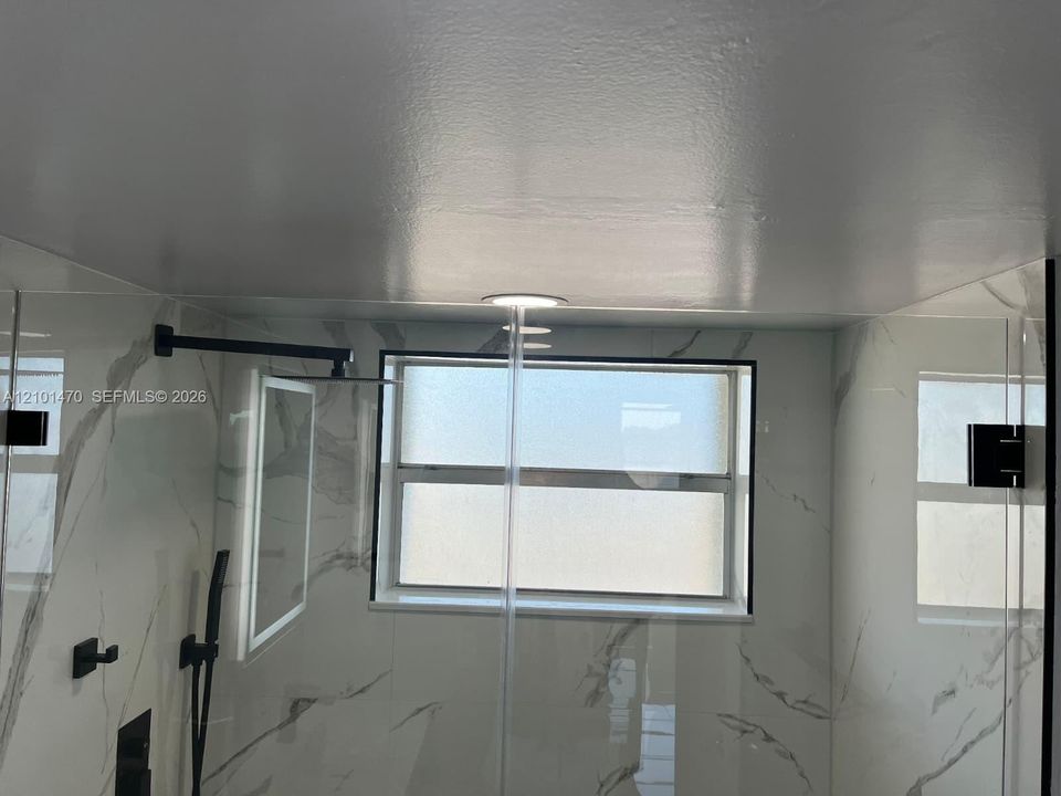 For Sale: $265,000 (2 beds, 2 baths, 1092 Square Feet)
