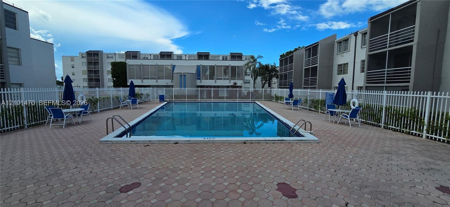 For Sale: $265,000 (2 beds, 2 baths, 1092 Square Feet)