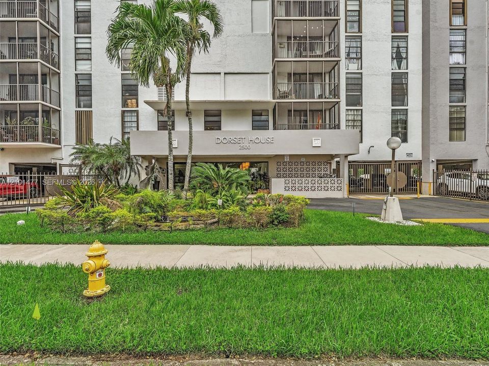 На продажу: $329,900 (2 спален, 2 ванн, 1148 Квадратных фут)