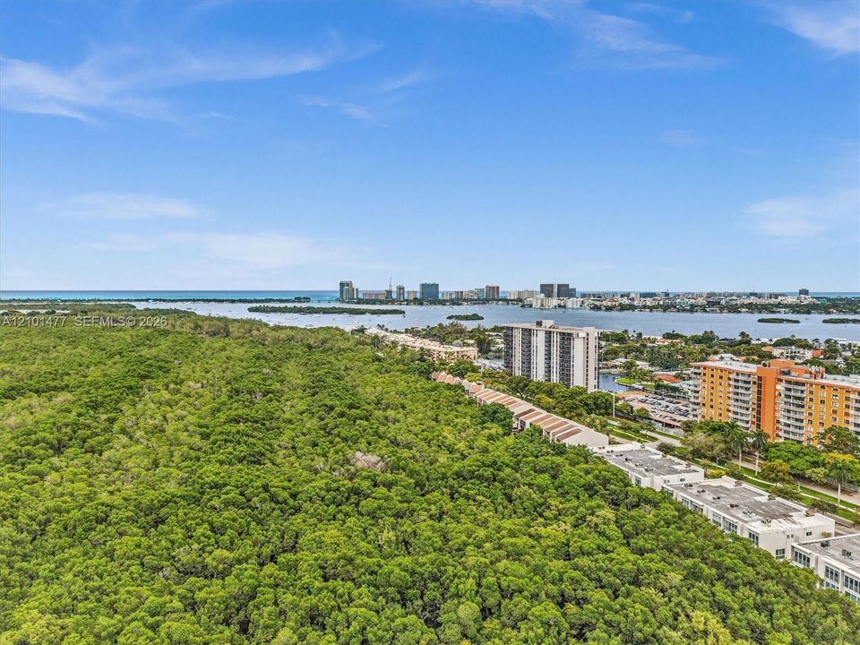 На продажу: $329,900 (2 спален, 2 ванн, 1148 Квадратных фут)