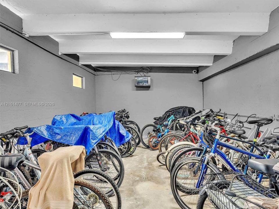 На продажу: $329,900 (2 спален, 2 ванн, 1148 Квадратных фут)