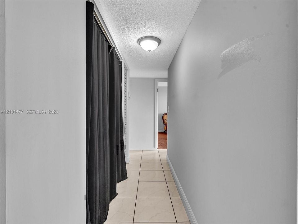 На продажу: $329,900 (2 спален, 2 ванн, 1148 Квадратных фут)