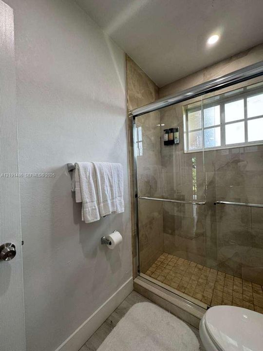 En Venta: $720,000 (4 camas, 3 baños, 1618 Pies cuadrados)