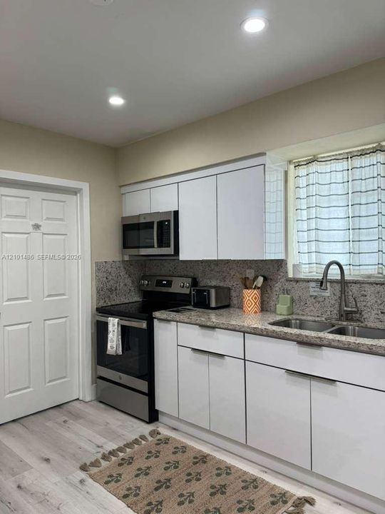 En Venta: $720,000 (4 camas, 3 baños, 1618 Pies cuadrados)