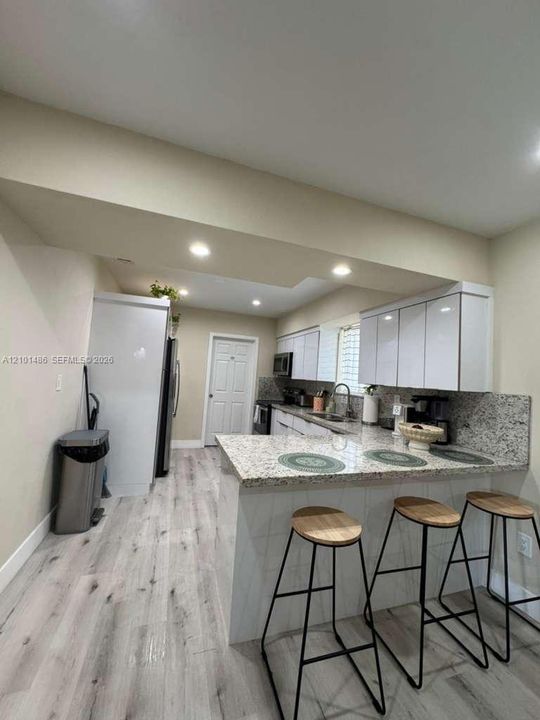 En Venta: $720,000 (4 camas, 3 baños, 1618 Pies cuadrados)