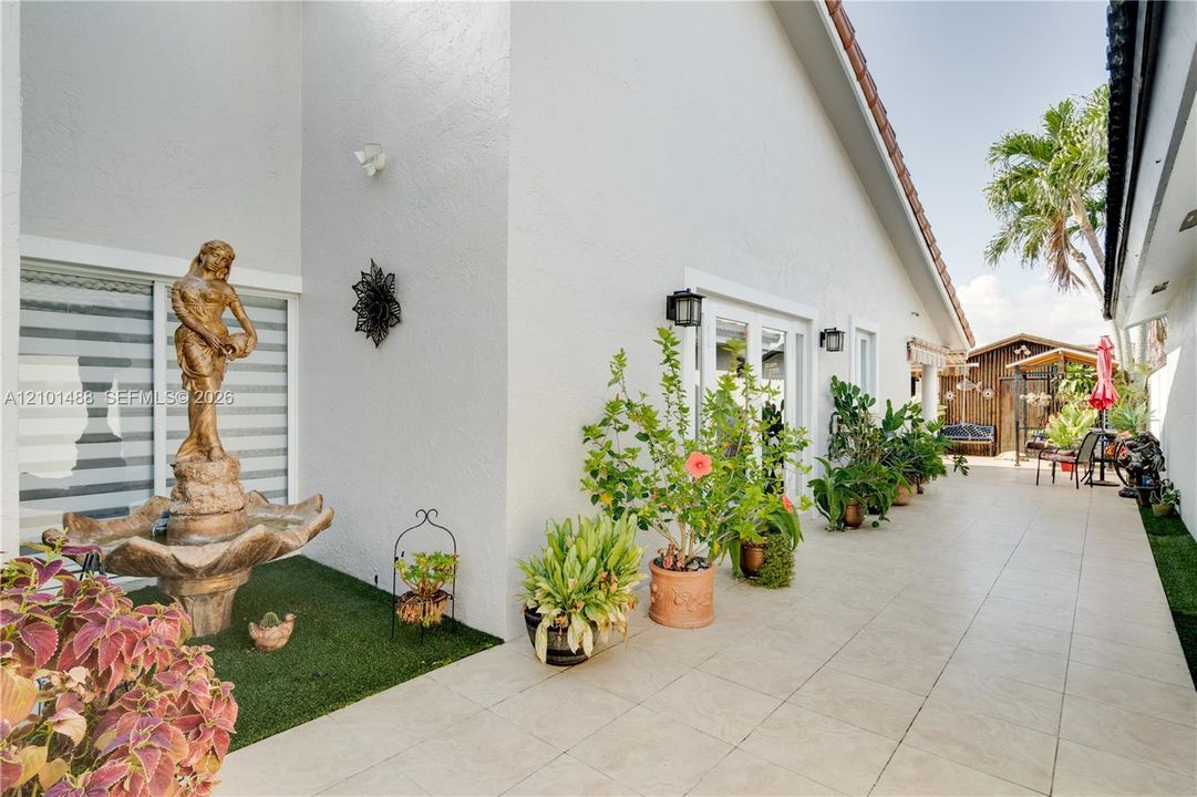 For Rent: $4,300 (4 beds, 2 baths, 1822 Square Feet)