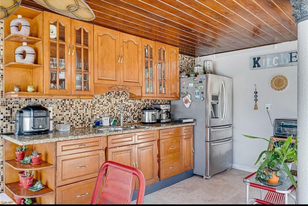 For Rent: $4,300 (4 beds, 2 baths, 1822 Square Feet)