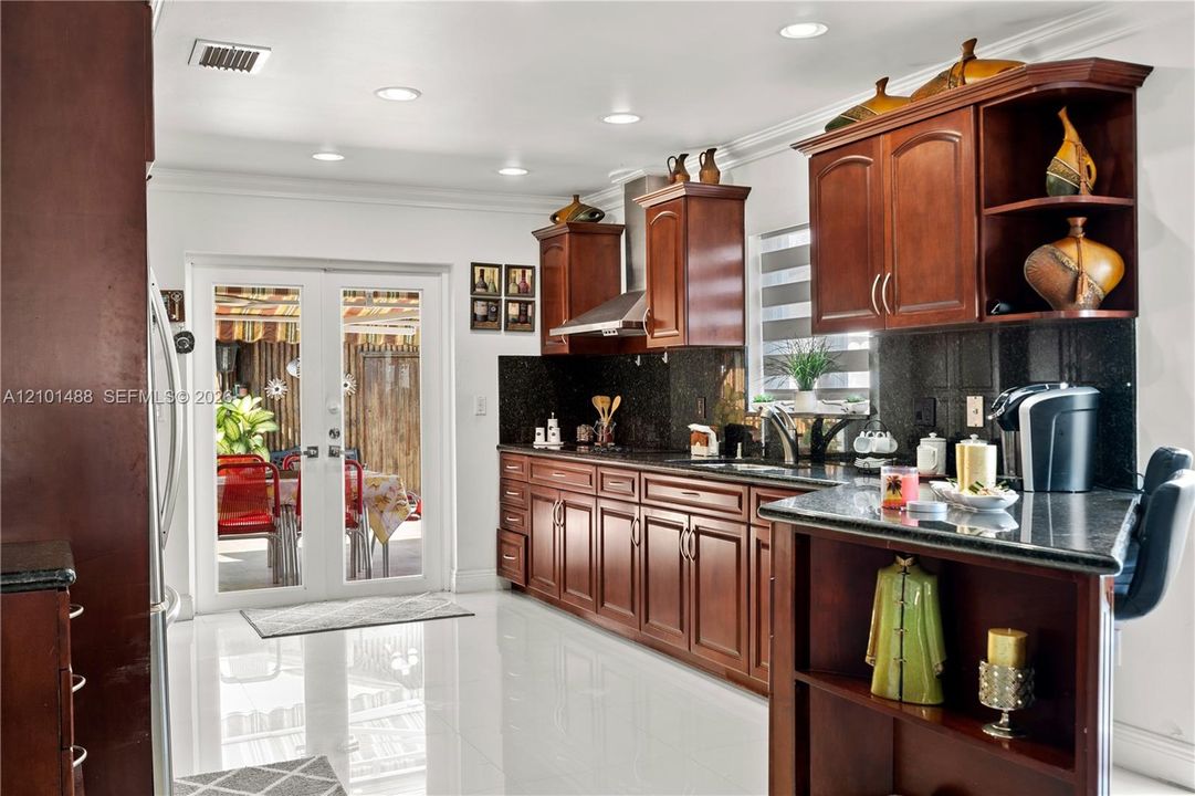 For Rent: $4,300 (4 beds, 2 baths, 1822 Square Feet)