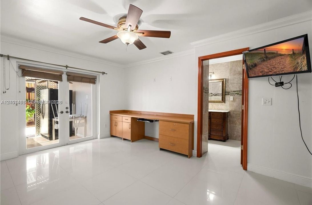 For Rent: $4,300 (4 beds, 2 baths, 1822 Square Feet)