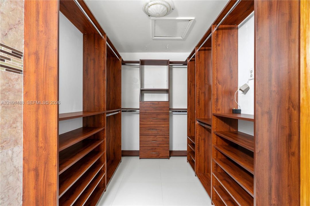 For Rent: $4,300 (4 beds, 2 baths, 1822 Square Feet)